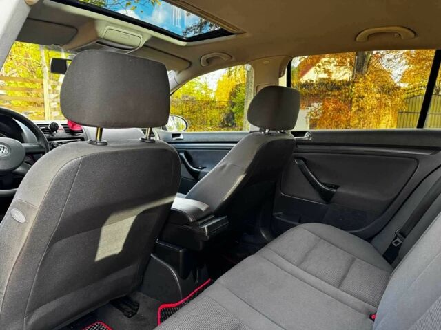 Черный Фольксваген Гольф, объемом двигателя 1.4 л и пробегом 214 тыс. км за 5490 $, фото 21 на Automoto.ua