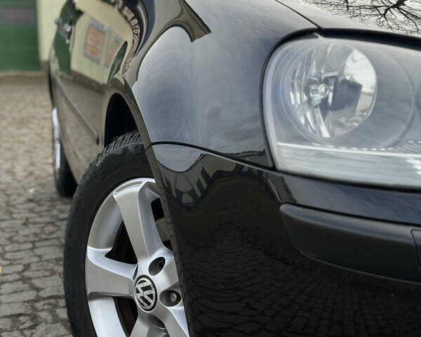 Черный Фольксваген Гольф, объемом двигателя 1.6 л и пробегом 200 тыс. км за 5200 $, фото 2 на Automoto.ua