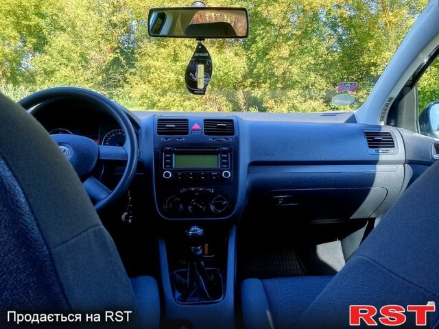 Черный Фольксваген Гольф, объемом двигателя 1.4 л и пробегом 230 тыс. км за 5450 $, фото 8 на Automoto.ua