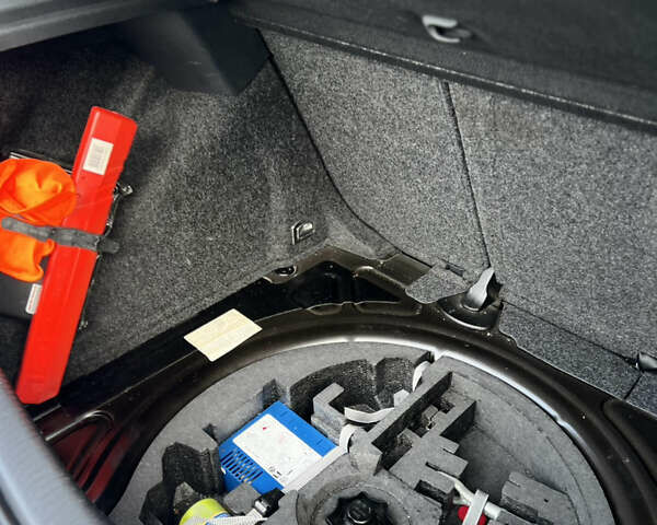 Чорний Фольксваген Гольф, об'ємом двигуна 1.6 л та пробігом 213 тис. км за 5800 $, фото 16 на Automoto.ua