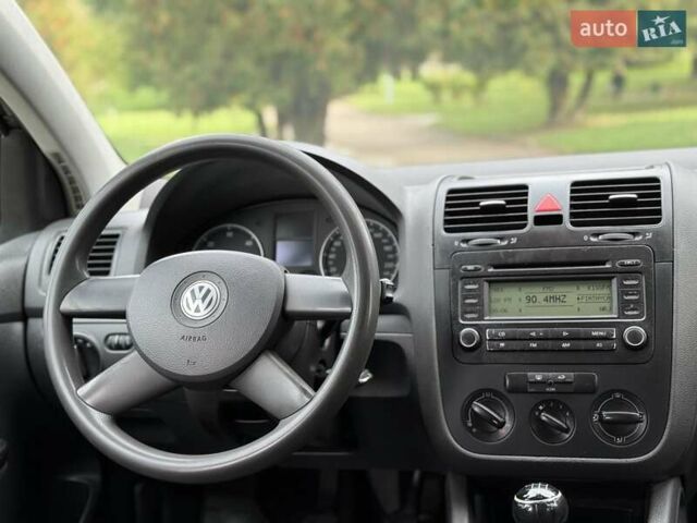 Черный Фольксваген Гольф, объемом двигателя 1.97 л и пробегом 418 тыс. км за 4650 $, фото 44 на Automoto.ua