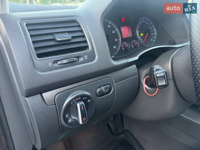 Черный Фольксваген Гольф, объемом двигателя 1.98 л и пробегом 313 тыс. км за 6200 $, фото 15 на Automoto.ua