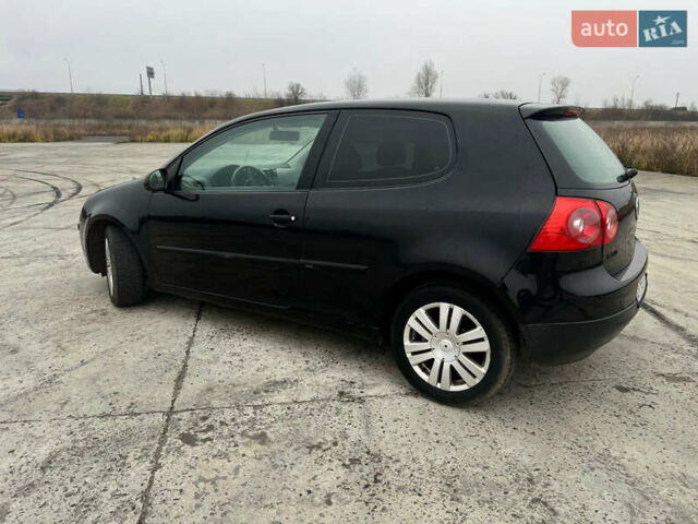 Черный Фольксваген Гольф, объемом двигателя 1.39 л и пробегом 205 тыс. км за 3400 $, фото 1 на Automoto.ua