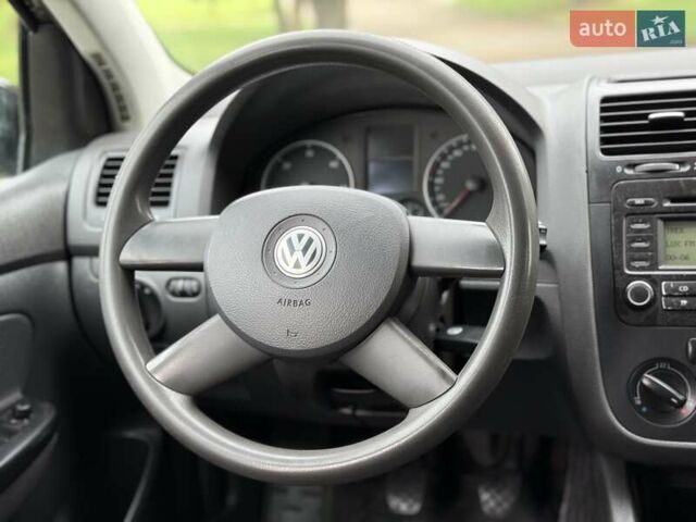 Черный Фольксваген Гольф, объемом двигателя 1.97 л и пробегом 418 тыс. км за 4650 $, фото 45 на Automoto.ua