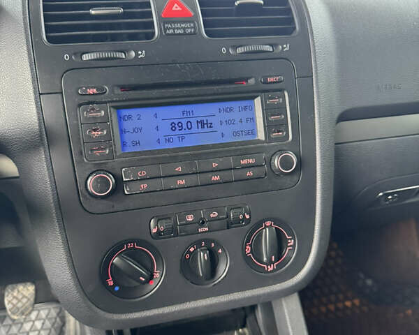 Чорний Фольксваген Гольф, об'ємом двигуна 1.4 л та пробігом 247 тис. км за 5000 $, фото 8 на Automoto.ua