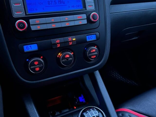 Черный Фольксваген Гольф, объемом двигателя 1.4 л и пробегом 191 тыс. км за 4307 $, фото 7 на Automoto.ua