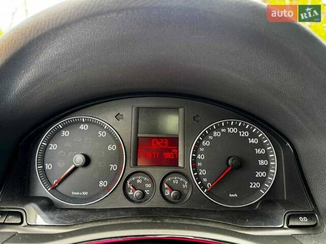 Черный Фольксваген Гольф, объемом двигателя 1.4 л и пробегом 214 тыс. км за 5490 $, фото 13 на Automoto.ua