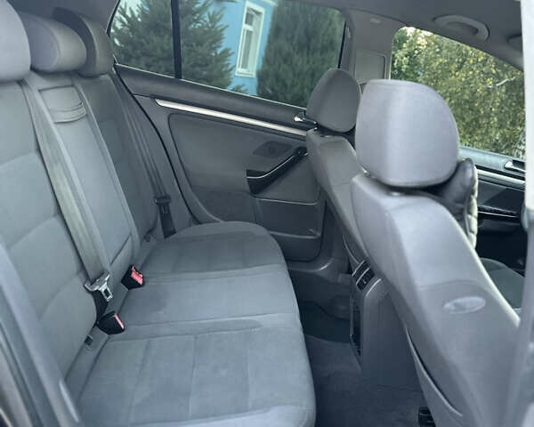 Черный Фольксваген Гольф, объемом двигателя 1.98 л и пробегом 313 тыс. км за 6200 $, фото 22 на Automoto.ua