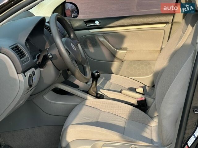 Чорний Фольксваген Гольф, об'ємом двигуна 1.6 л та пробігом 216 тис. км за 4750 $, фото 48 на Automoto.ua