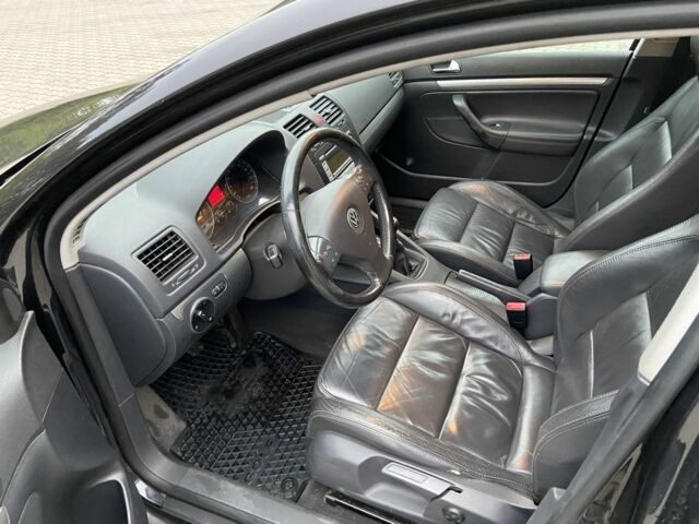 Черный Фольксваген Гольф, объемом двигателя 2 л и пробегом 240 тыс. км за 2250 $, фото 4 на Automoto.ua