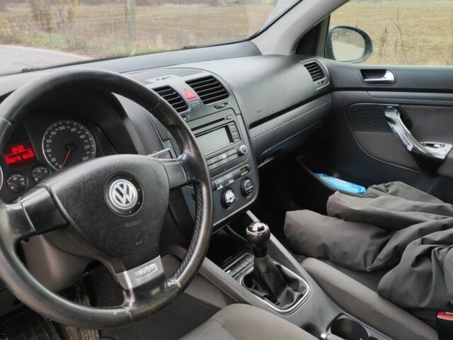 Черный Фольксваген Гольф, объемом двигателя 1.9 л и пробегом 306 тыс. км за 2200 $, фото 7 на Automoto.ua