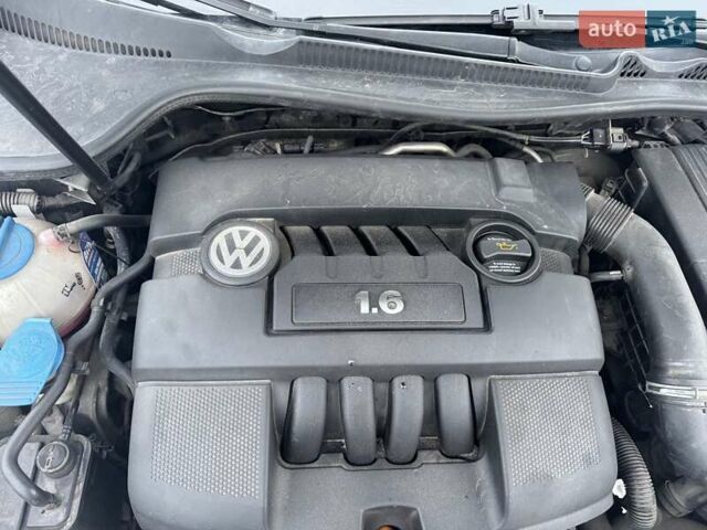 Чорний Фольксваген Гольф, об'ємом двигуна 1.6 л та пробігом 227 тис. км за 5900 $, фото 20 на Automoto.ua