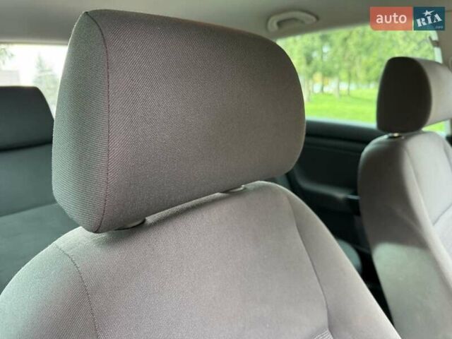 Черный Фольксваген Гольф, объемом двигателя 1.97 л и пробегом 418 тыс. км за 4650 $, фото 43 на Automoto.ua