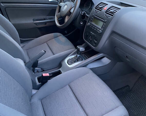 Чорний Фольксваген Гольф, об'ємом двигуна 1.6 л та пробігом 270 тис. км за 5900 $, фото 13 на Automoto.ua