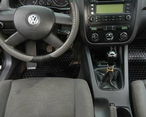 Чорний Фольксваген Гольф, об'ємом двигуна 1.39 л та пробігом 216 тис. км за 4350 $, фото 2 на Automoto.ua