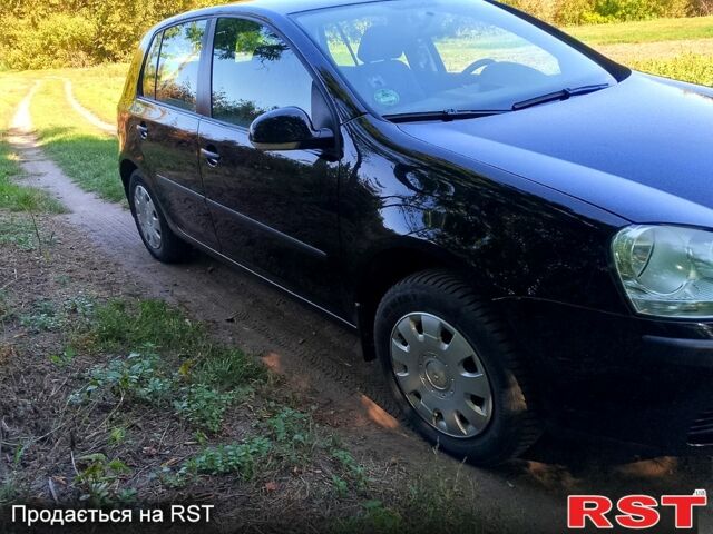 Черный Фольксваген Гольф, объемом двигателя 1.4 л и пробегом 230 тыс. км за 5450 $, фото 2 на Automoto.ua