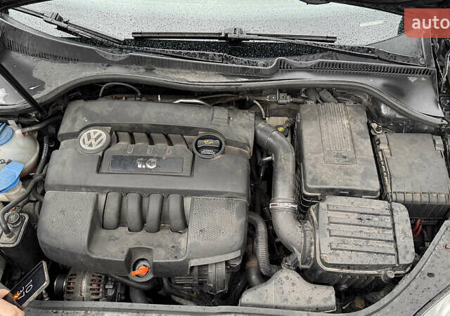 Черный Фольксваген Гольф, объемом двигателя 1.6 л и пробегом 193 тыс. км за 5150 $, фото 26 на Automoto.ua