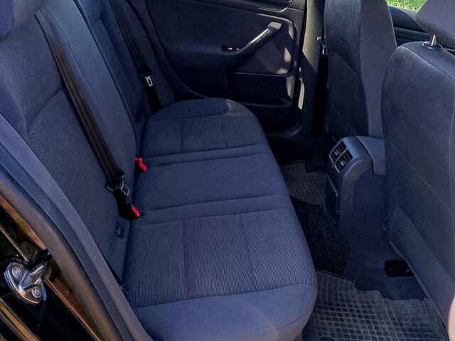 Черный Фольксваген Гольф, объемом двигателя 1.4 л и пробегом 230 тыс. км за 5450 $, фото 10 на Automoto.ua