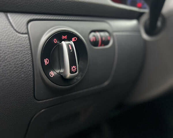 Чорний Фольксваген Гольф, об'ємом двигуна 1.6 л та пробігом 200 тис. км за 5200 $, фото 9 на Automoto.ua