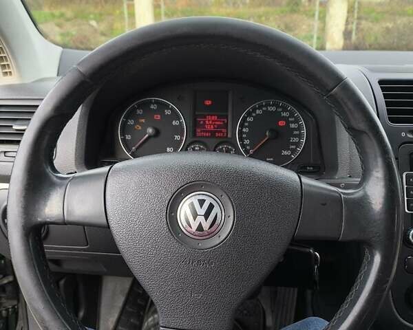 Фольксваген Гольф 2004 в Сторожинце на Automoto.ua Черный Фольксваген Гольф, объемом двигателя 1.6 л и пробегом 307 тыс. км за 5850 $, фото 20 на Automoto.ua