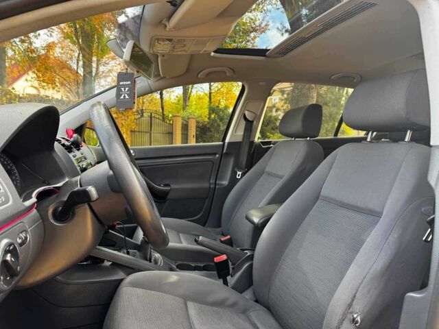 Черный Фольксваген Гольф, объемом двигателя 1.4 л и пробегом 214 тыс. км за 5490 $, фото 19 на Automoto.ua