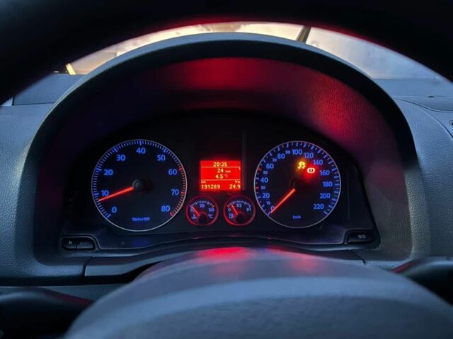 Черный Фольксваген Гольф, объемом двигателя 1.4 л и пробегом 191 тыс. км за 4307 $, фото 6 на Automoto.ua