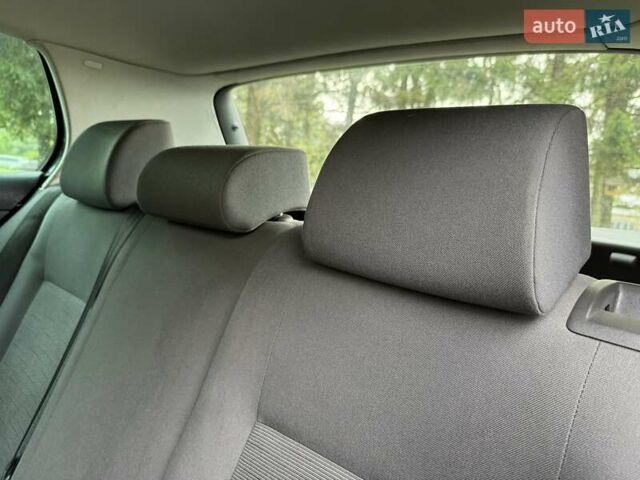 Черный Фольксваген Гольф, объемом двигателя 1.97 л и пробегом 418 тыс. км за 4650 $, фото 34 на Automoto.ua