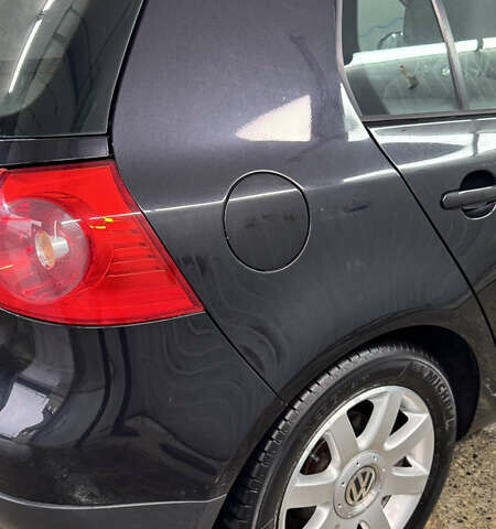 Черный Фольксваген Гольф, объемом двигателя 1.6 л и пробегом 193 тыс. км за 5150 $, фото 10 на Automoto.ua