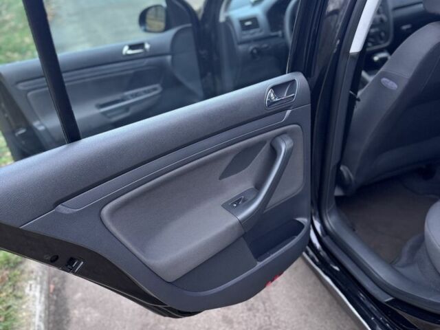 Чорний Фольксваген Гольф, об'ємом двигуна 1.6 л та пробігом 198 тис. км за 5100 $, фото 19 на Automoto.ua