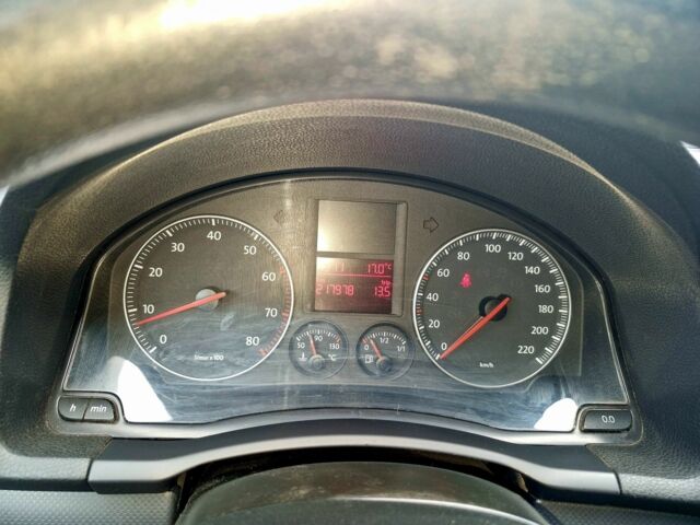 Черный Фольксваген Гольф, объемом двигателя 1.4 л и пробегом 217 тыс. км за 5400 $, фото 6 на Automoto.ua