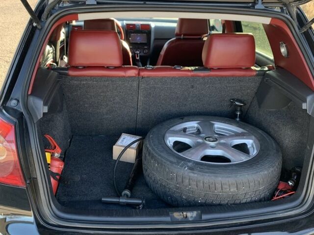 Черный Фольксваген Гольф, объемом двигателя 1.6 л и пробегом 340 тыс. км за 4900 $, фото 5 на Automoto.ua