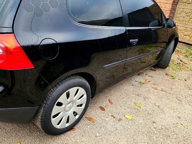 Чорний Фольксваген Гольф, об'ємом двигуна 1.4 л та пробігом 290 тис. км за 3999 $, фото 4 на Automoto.ua