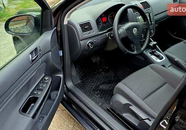 Черный Фольксваген Гольф, объемом двигателя 1.6 л и пробегом 210 тыс. км за 7299 $, фото 37 на Automoto.ua