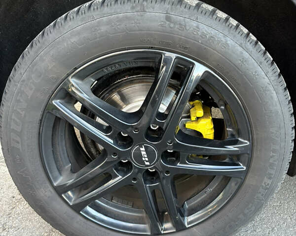 Черный Фольксваген Гольф, объемом двигателя 1.6 л и пробегом 216 тыс. км за 6100 $, фото 32 на Automoto.ua