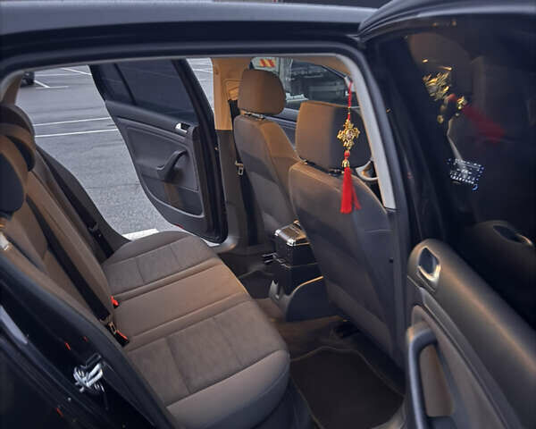 Чорний Фольксваген Гольф, об'ємом двигуна 1.39 л та пробігом 231 тис. км за 5500 $, фото 20 на Automoto.ua