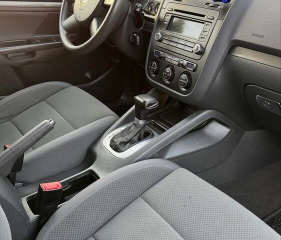 Чорний Фольксваген Гольф, об'ємом двигуна 1.6 л та пробігом 137 тис. км за 7000 $, фото 17 на Automoto.ua