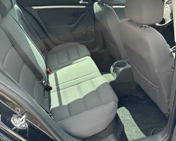 Чорний Фольксваген Гольф, об'ємом двигуна 1.6 л та пробігом 236 тис. км за 6000 $, фото 17 на Automoto.ua