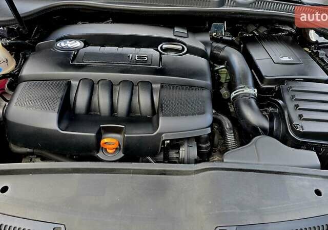 Чорний Фольксваген Гольф, об'ємом двигуна 1.6 л та пробігом 221 тис. км за 7399 $, фото 1 на Automoto.ua