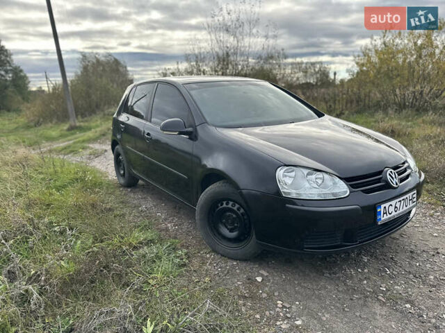 Черный Фольксваген Гольф, объемом двигателя 1.39 л и пробегом 121 тыс. км за 5150 $, фото 2 на Automoto.ua