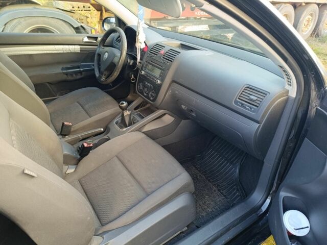 Чорний Фольксваген Гольф, об'ємом двигуна 1 л та пробігом 324 тис. км за 1600 $, фото 3 на Automoto.ua