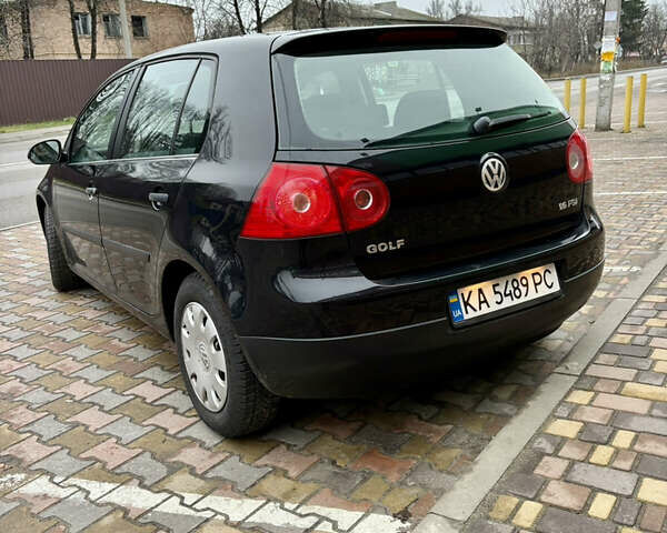 Черный Фольксваген Гольф, объемом двигателя 1.6 л и пробегом 273 тыс. км за 4750 $, фото 6 на Automoto.ua