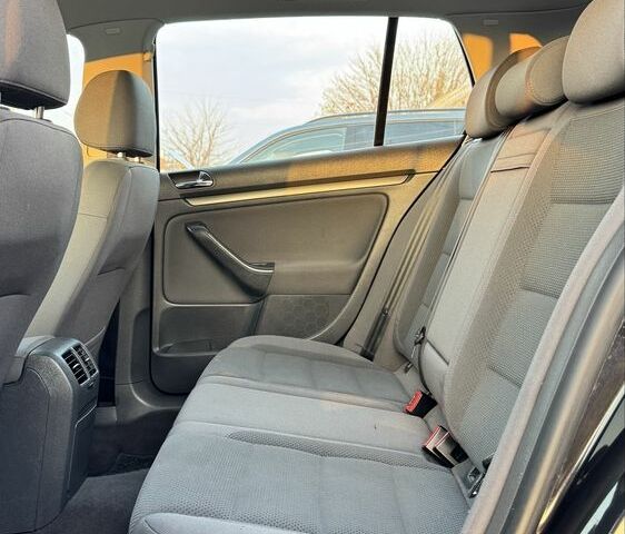 Чорний Фольксваген Гольф, об'ємом двигуна 1.6 л та пробігом 137 тис. км за 7000 $, фото 14 на Automoto.ua