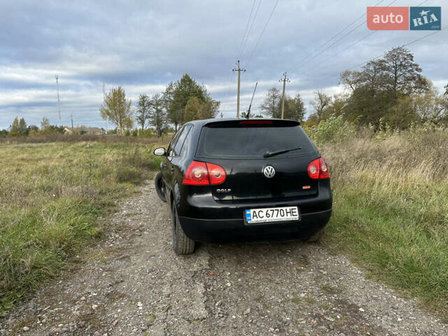 Черный Фольксваген Гольф, объемом двигателя 1.39 л и пробегом 121 тыс. км за 5150 $, фото 14 на Automoto.ua