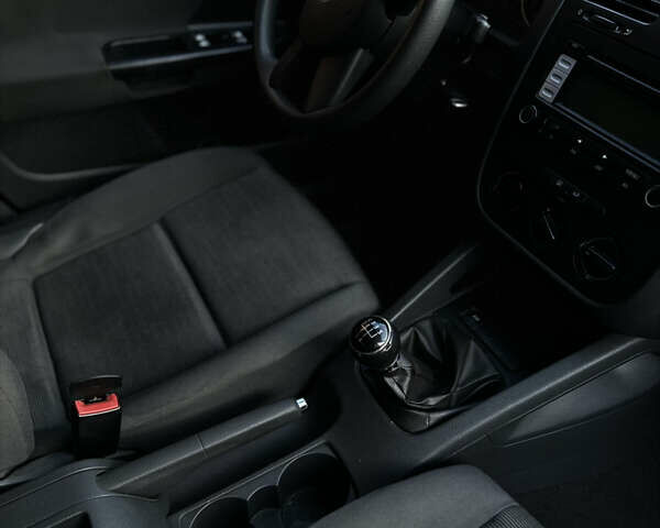 Черный Фольксваген Гольф, объемом двигателя 1.4 л и пробегом 266 тыс. км за 4800 $, фото 15 на Automoto.ua