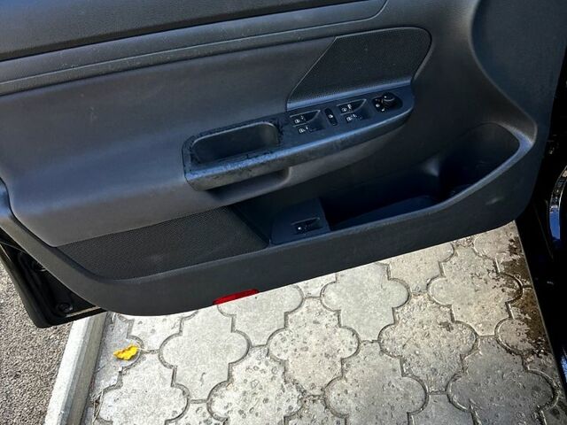 Черный Фольксваген Гольф, объемом двигателя 1.4 л и пробегом 197 тыс. км за 5400 $, фото 5 на Automoto.ua