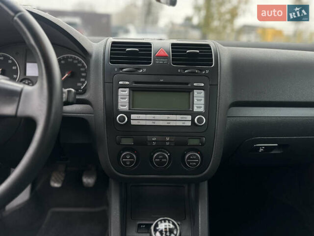 Чорний Фольксваген Гольф, об'ємом двигуна 1.4 л та пробігом 237 тис. км за 5100 $, фото 31 на Automoto.ua