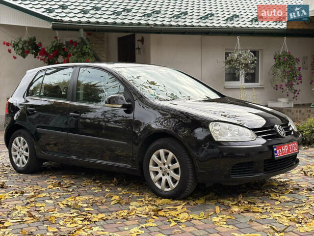 Черный Фольксваген Гольф, объемом двигателя 1.4 л и пробегом 270 тыс. км за 5049 $, фото 1 на Automoto.ua