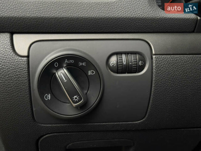 Черный Фольксваген Гольф, объемом двигателя 1.4 л и пробегом 270 тыс. км за 5049 $, фото 17 на Automoto.ua