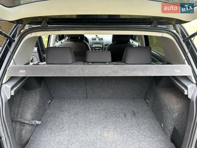 Черный Фольксваген Гольф, объемом двигателя 1.39 л и пробегом 121 тыс. км за 5150 $, фото 26 на Automoto.ua