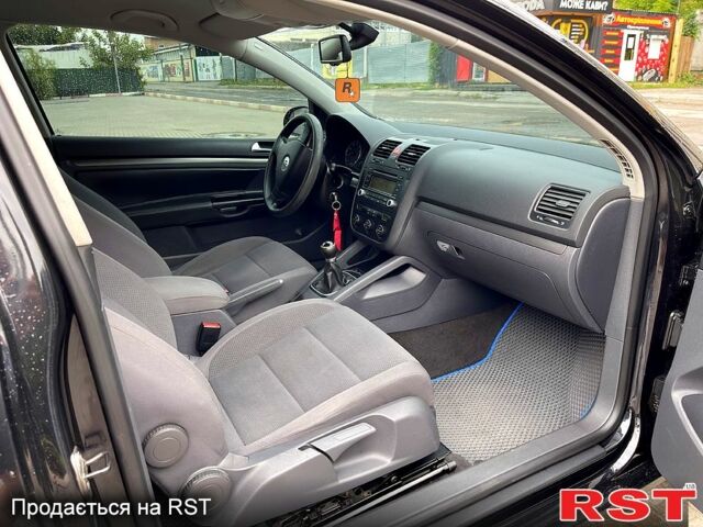 Чорний Фольксваген Гольф, об'ємом двигуна 1.6 л та пробігом 264 тис. км за 5499 $, фото 7 на Automoto.ua